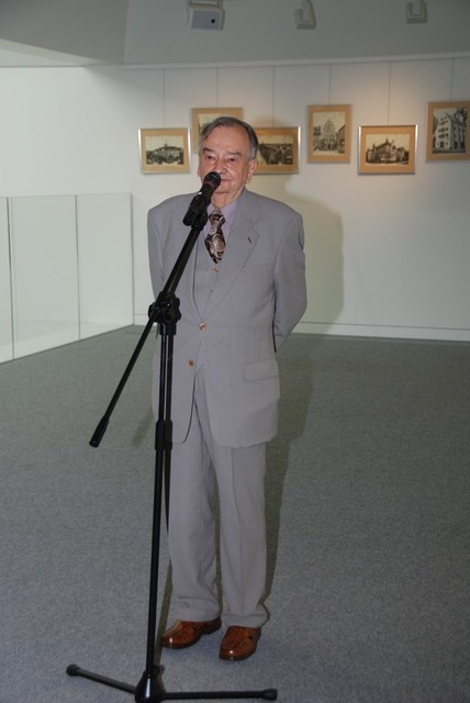 DSC 8001